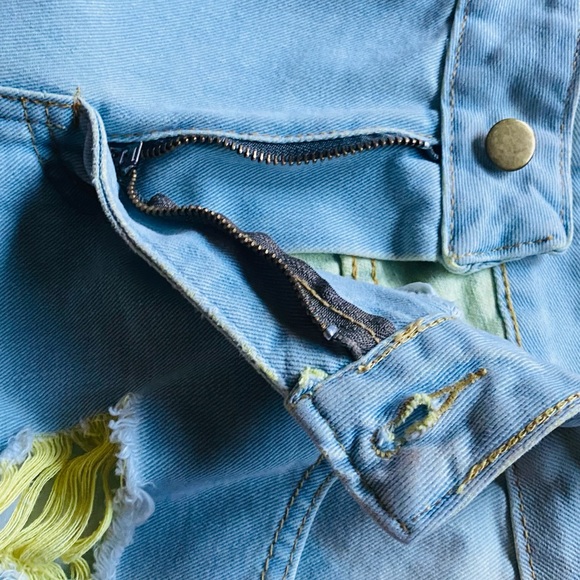 Yellow Distressed Jeans - Picture 4 of 6